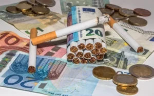 cigarettes-banknotes-1981035.jpg